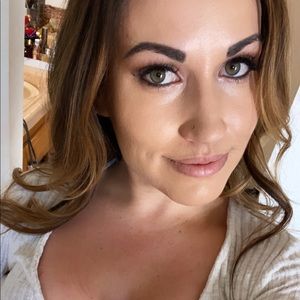 Meet your Posher, Ashleigh